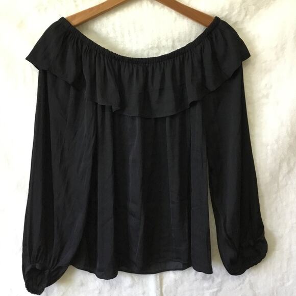 Archives Black Ruffled Off-The-Shoulder Top - Picture 2 of 13